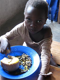 "Fufu, bruchi e semi di zucca: menu ricco di proteine", centro nutrizionale, Kikwit