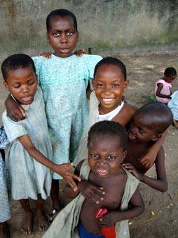 "C'è tanta amicizia tra i bambini" Djuma