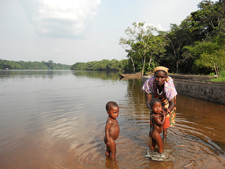costruzione di borse di raffia